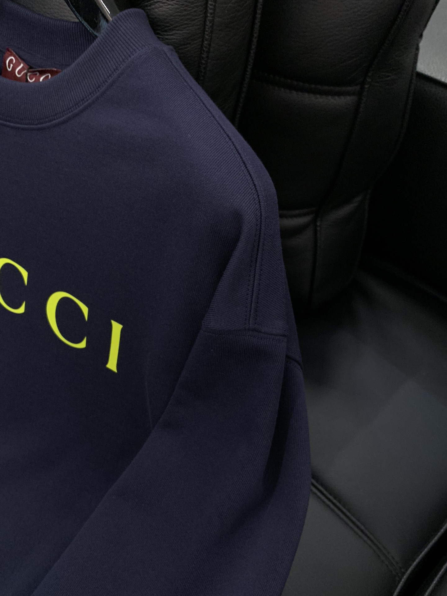 ，Gucci 古驰，2025秋季最新款，专柜同步有售，原单狠货，时尚休闲圆领长袖卫衣，上身很有特点！吸睛