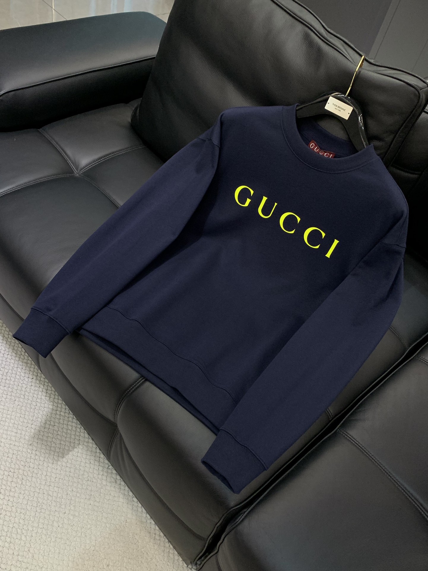 ，Gucci 古驰，2025秋季最新款，专柜同步有售，原单狠货，时尚休闲圆领长袖卫衣，上身很有特点！吸睛