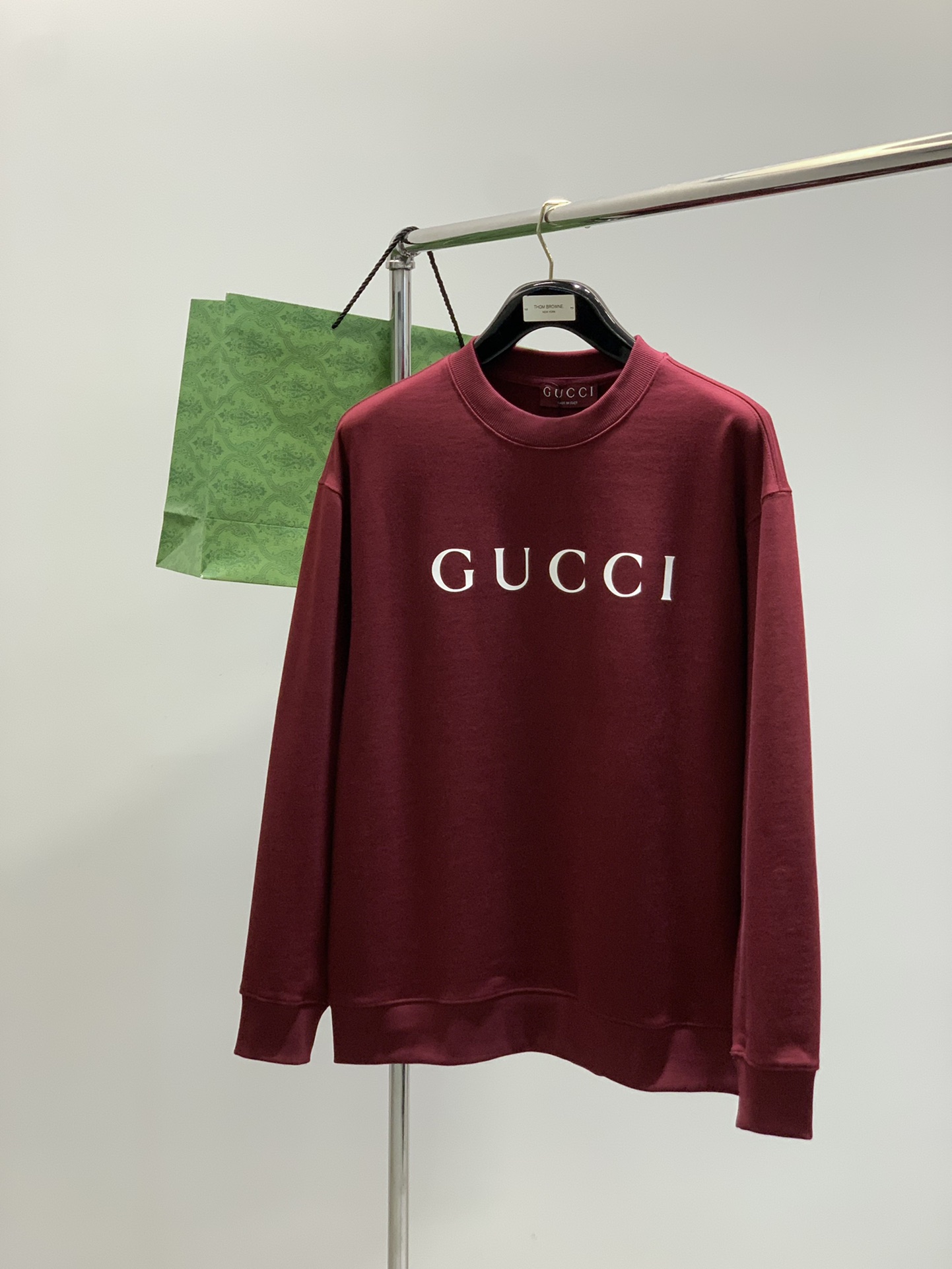 ，Gucci 古驰，2025秋季最新款，专柜同步有售，原单狠货，时尚休闲圆领长袖卫衣，上身很有特点！吸睛