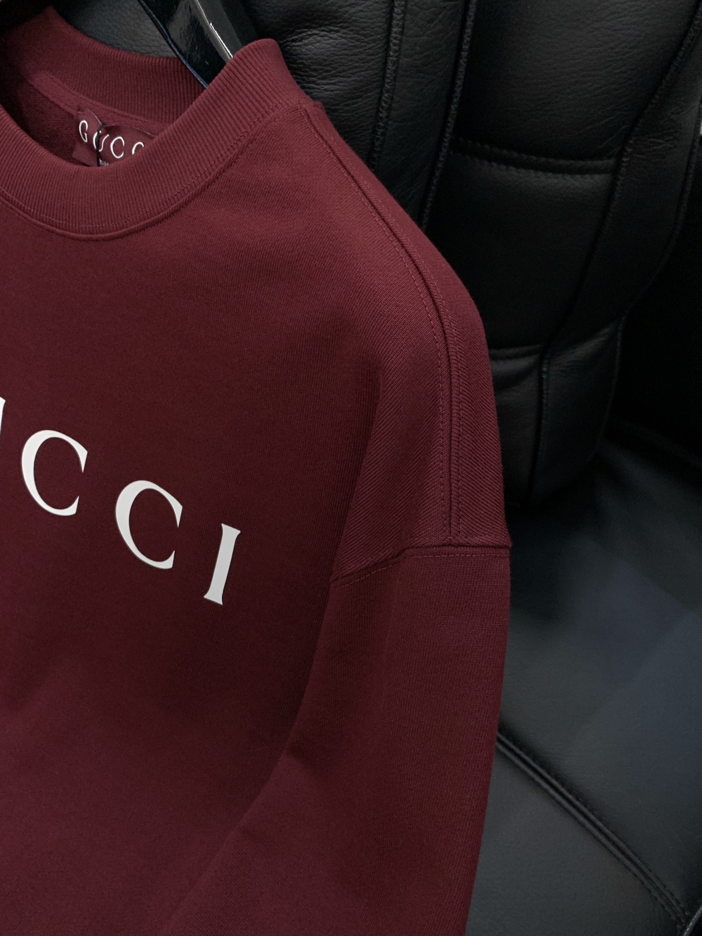 ，Gucci 古驰，2025秋季最新款，专柜同步有售，原单狠货，时尚休闲圆领长袖卫衣，上身很有特点！吸睛