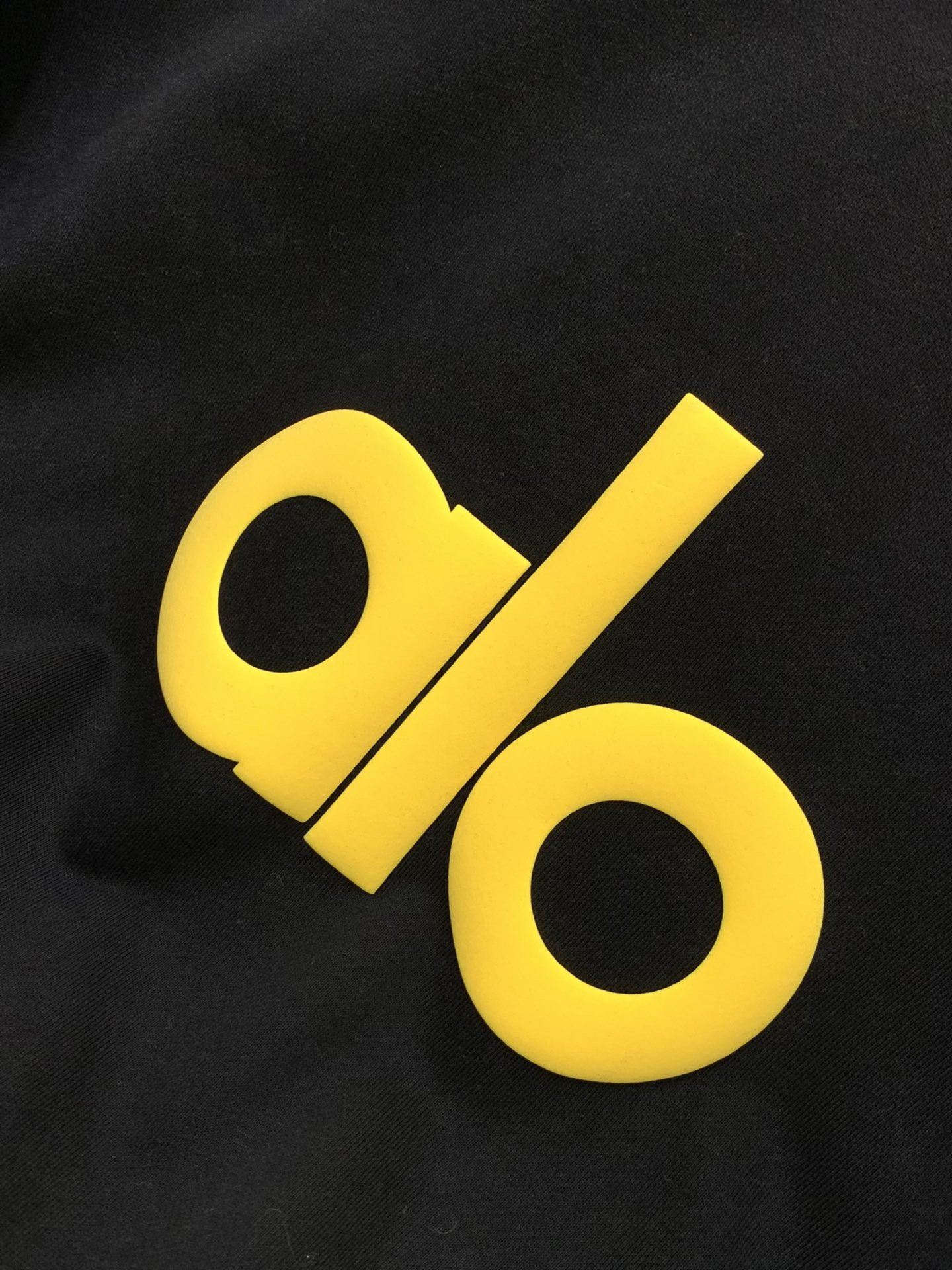 ，alo 阿洛，2025秋季最新款，专柜同步有售，原单狠货，时尚休闲圆领长袖T恤，上身很有特点！吸睛而有