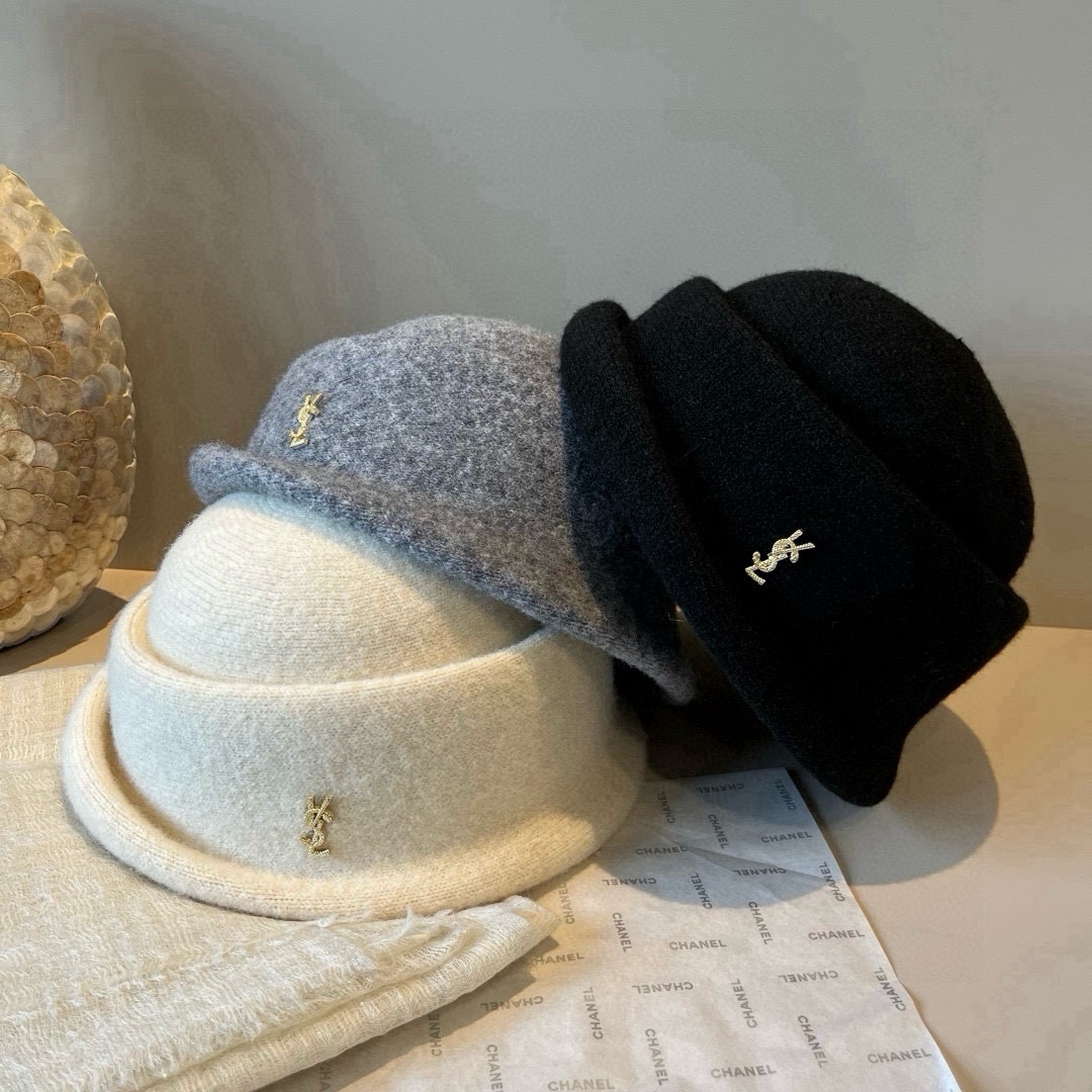 🆕

ysl圣罗兰新款羊毛卷边盆帽，不规则剪裁设计，头围57cm
