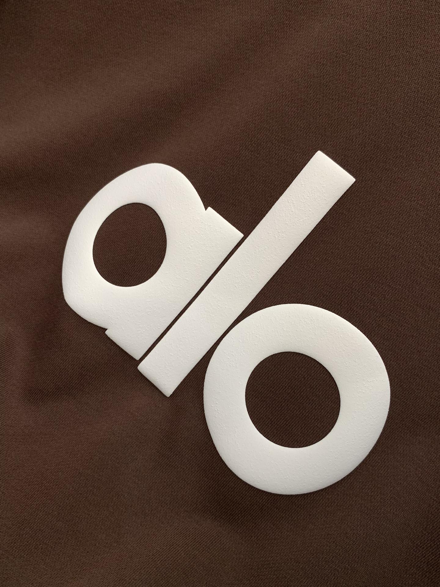 ，alo 阿洛，2025秋季最新款，专柜同步有售，原单狠货，时尚休闲圆领长袖T恤，上身很有特点！吸睛而有