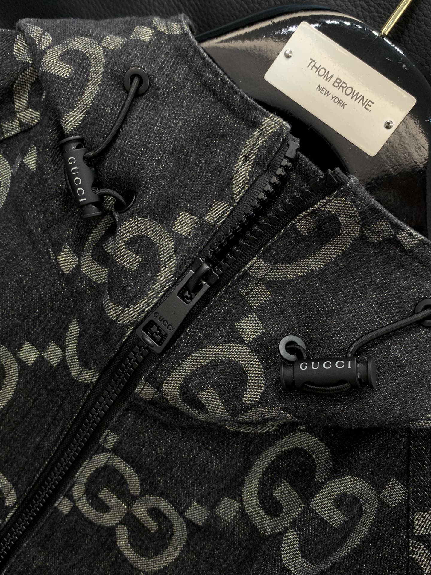，Gucci 古驰，2025秋季最新款，专柜同步有售，原单狠货，时尚休闲连帽牛仔外套，上身很有特点！吸睛