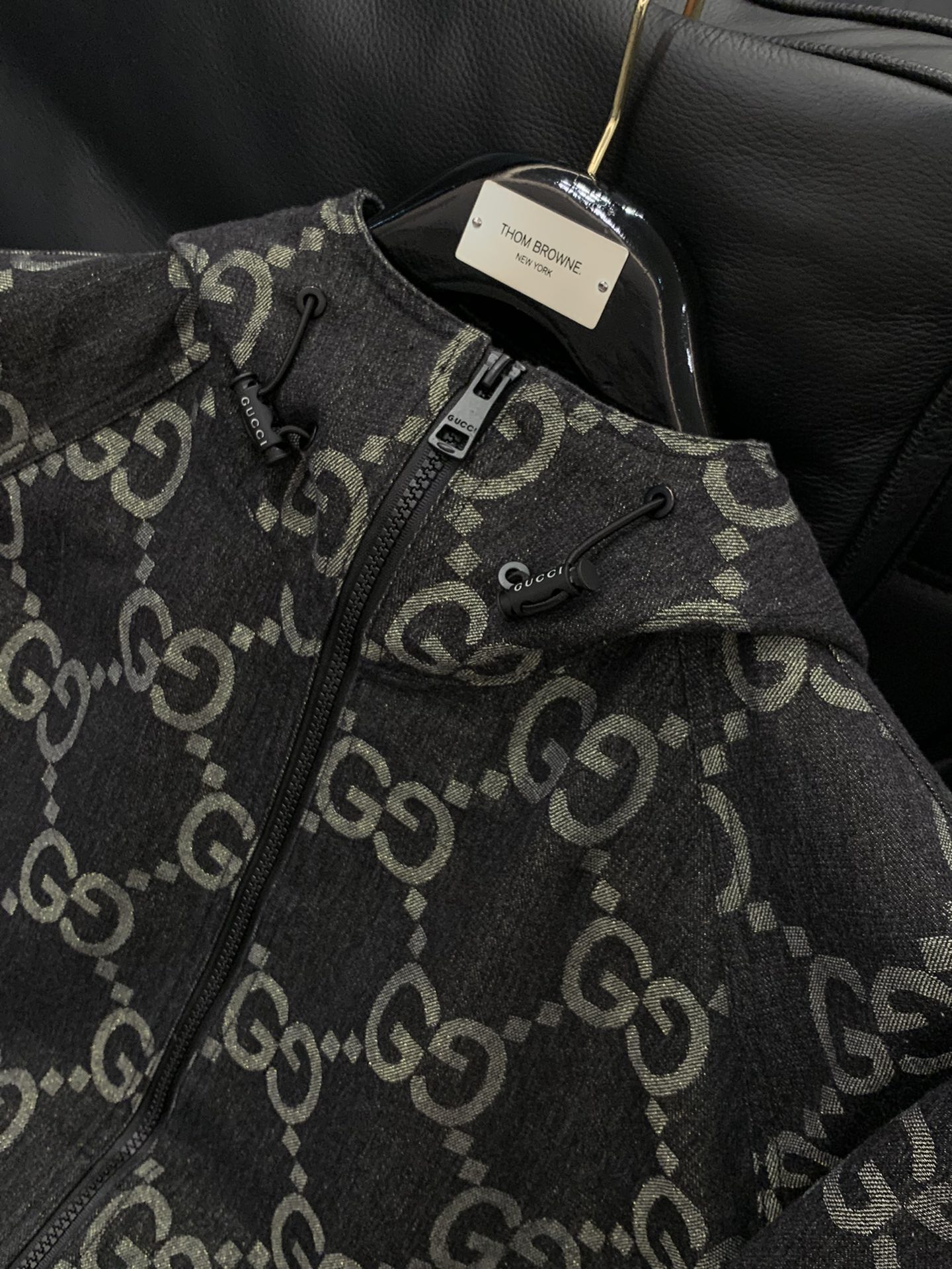，Gucci 古驰，2025秋季最新款，专柜同步有售，原单狠货，时尚休闲连帽牛仔外套，上身很有特点！吸睛