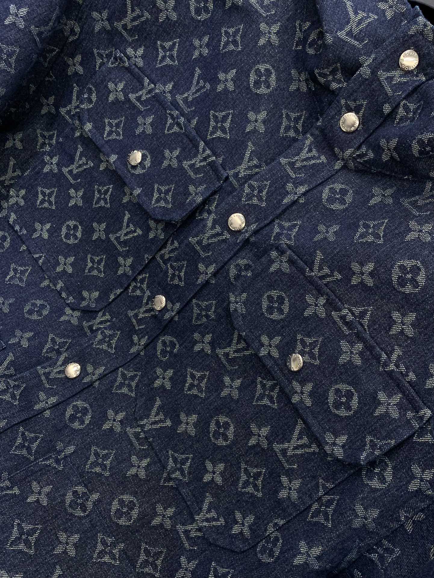 ，LouisVuitton 路易威登，2025秋季最新款，专柜同步有售，原单狠货，时尚休闲连帽牛仔外套，
