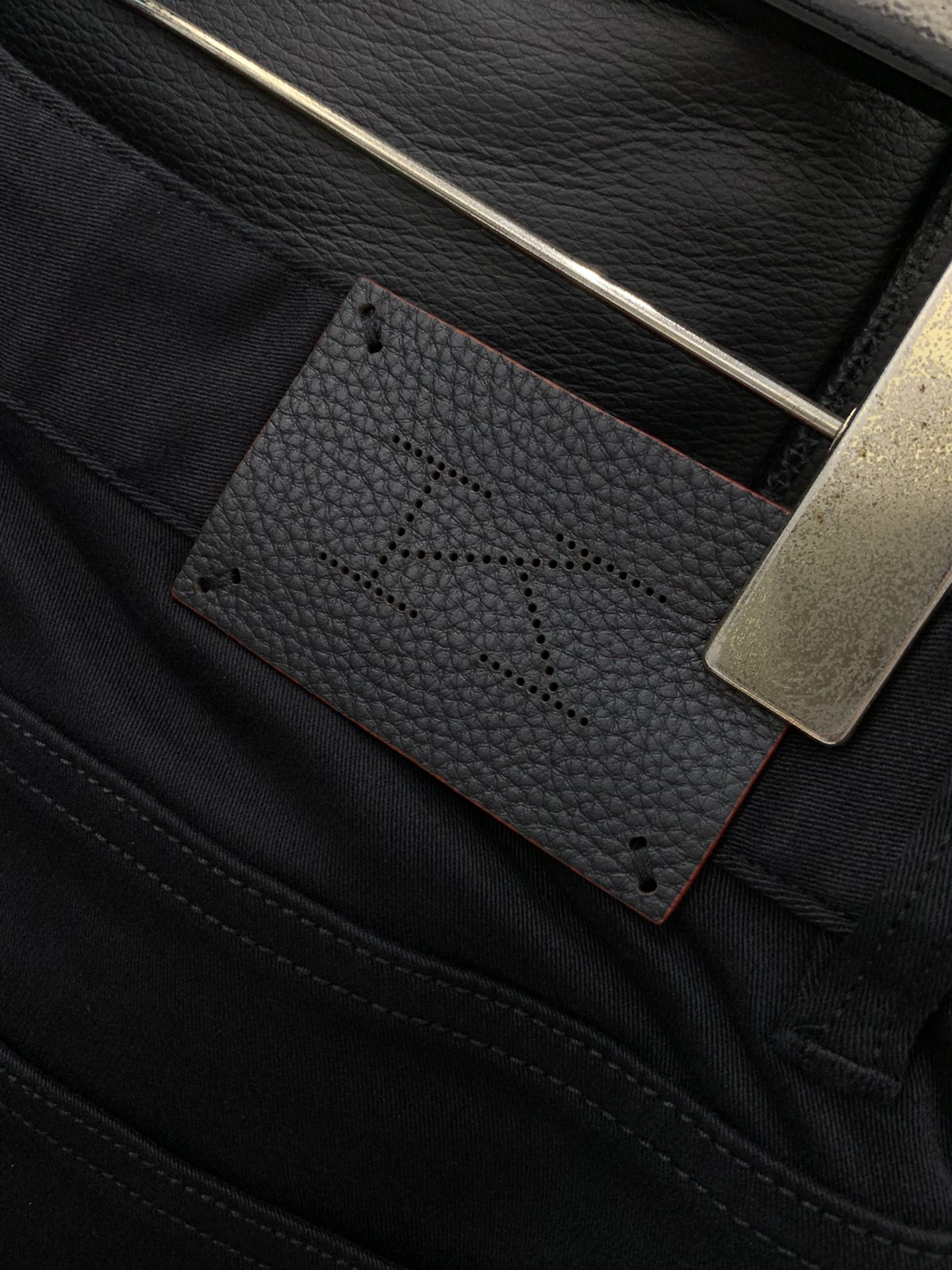 ，Kiton，2025秋季最新品，专柜同步有售，时尚休闲裤，进口原版水洗面料，做工极为复杂，唯一可以做代
