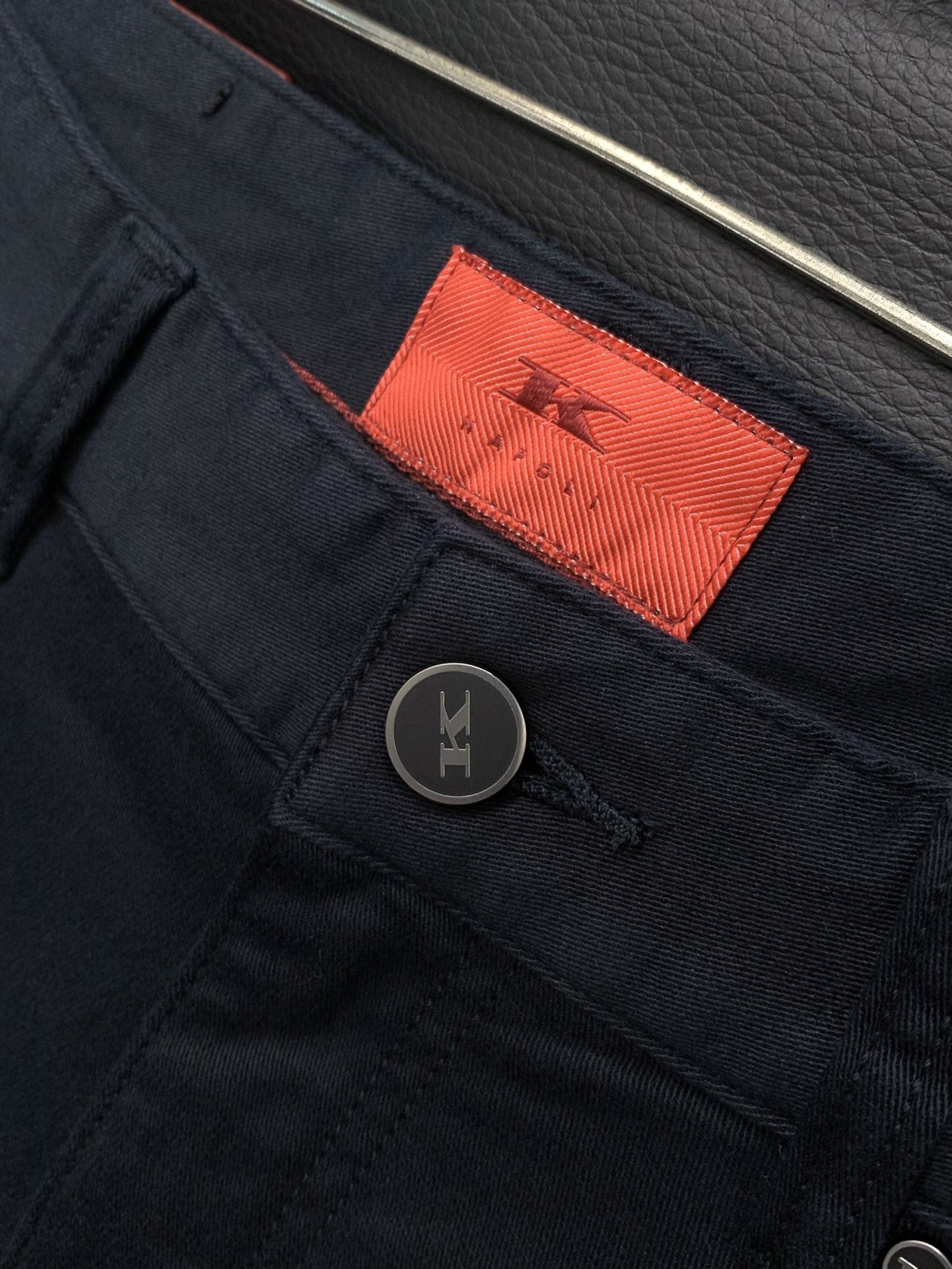 ，Kiton，2025秋季最新品，专柜同步有售，时尚休闲裤，进口原版水洗面料，做工极为复杂，唯一可以做代