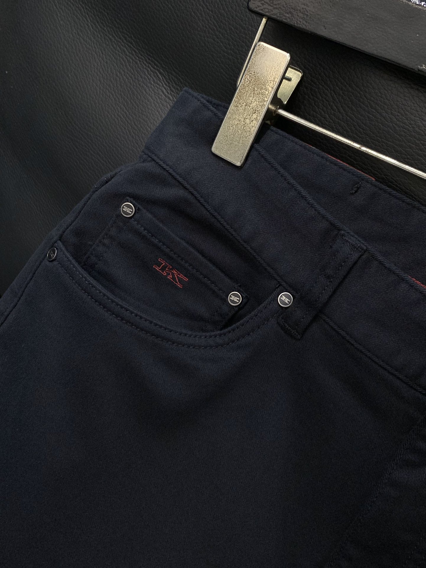 ，Kiton，2025秋季最新品，专柜同步有售，时尚休闲裤，进口原版水洗面料，做工极为复杂，唯一可以做代