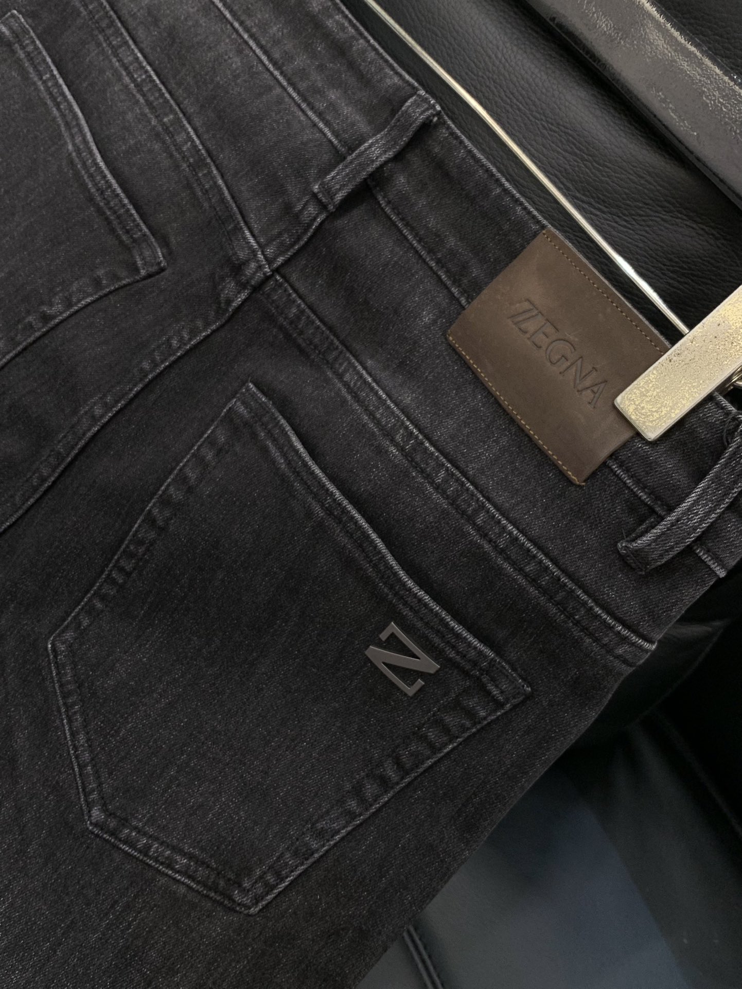 ，Zegna 杰尼亚，2025秋季最新品，专柜同步有售，原单狠货，时尚休闲水洗牛仔裤，进口原版面料，上身