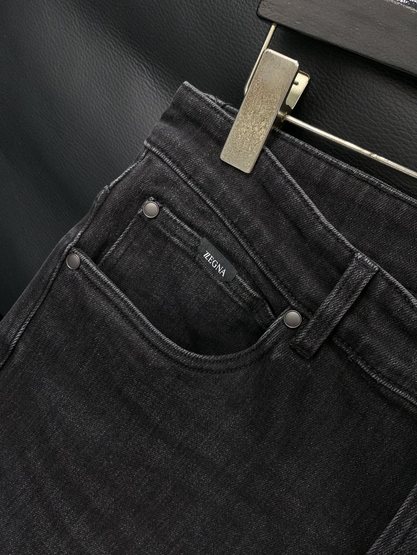 ，Zegna 杰尼亚，2025秋季最新品，专柜同步有售，原单狠货，时尚休闲水洗牛仔裤，进口原版面料，上身