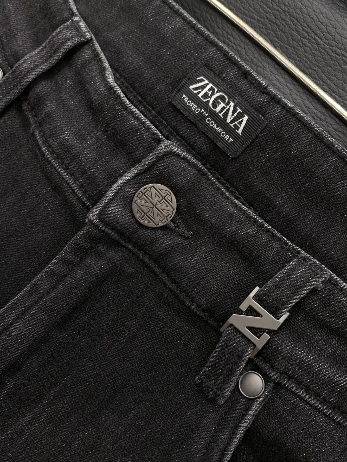 ，Zegna 杰尼亚，2025秋季最新品，专柜同步有售，原单狠货，时尚休闲水洗牛仔裤，进口原版面料，上身