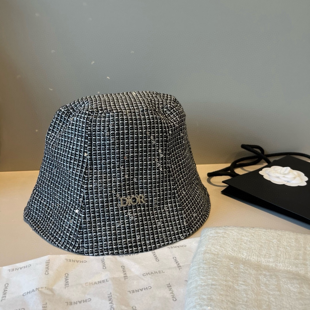 🆕

Dior新款渔夫帽，闪片渔夫帽，春秋新款，头围57cm