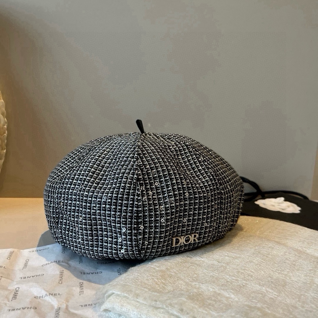 🆕

Dior新款贝雷帽，闪片贝雷帽，春秋新款，头围57cm