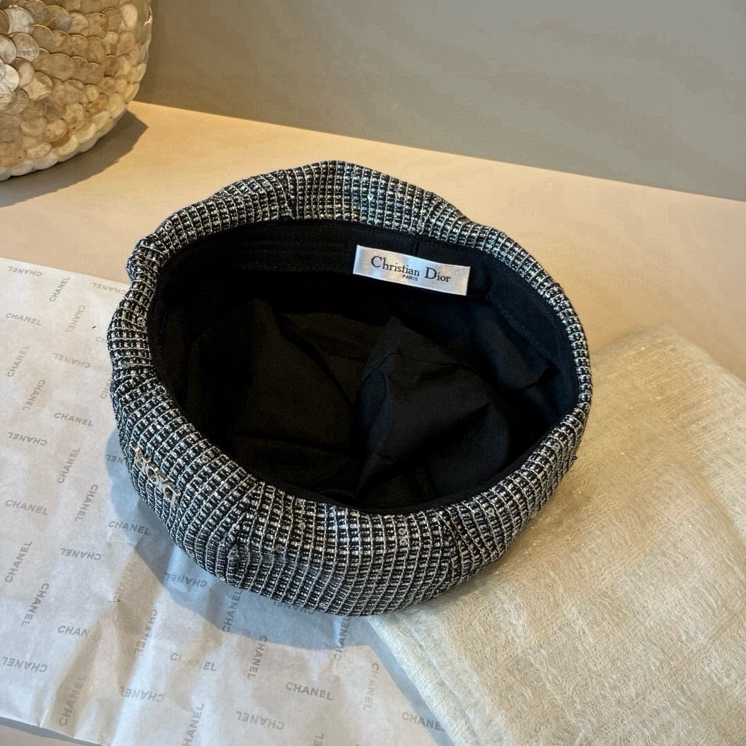 🆕

Dior新款贝雷帽，闪片贝雷帽，春秋新款，头围57cm