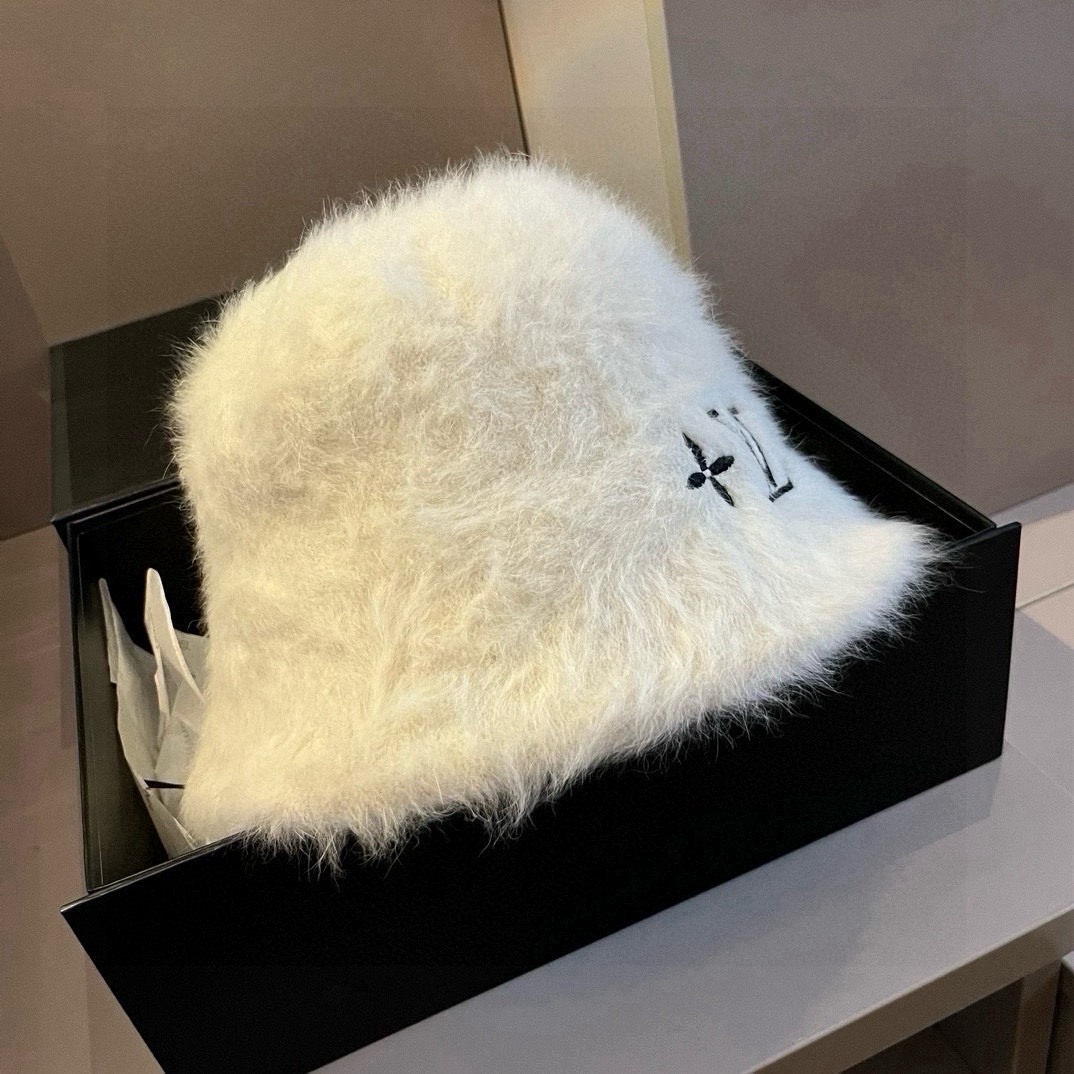 🆕

Lv路易威登秋冬新款渔夫帽，手抓帽，可折叠，黑 白两色，头围57cm