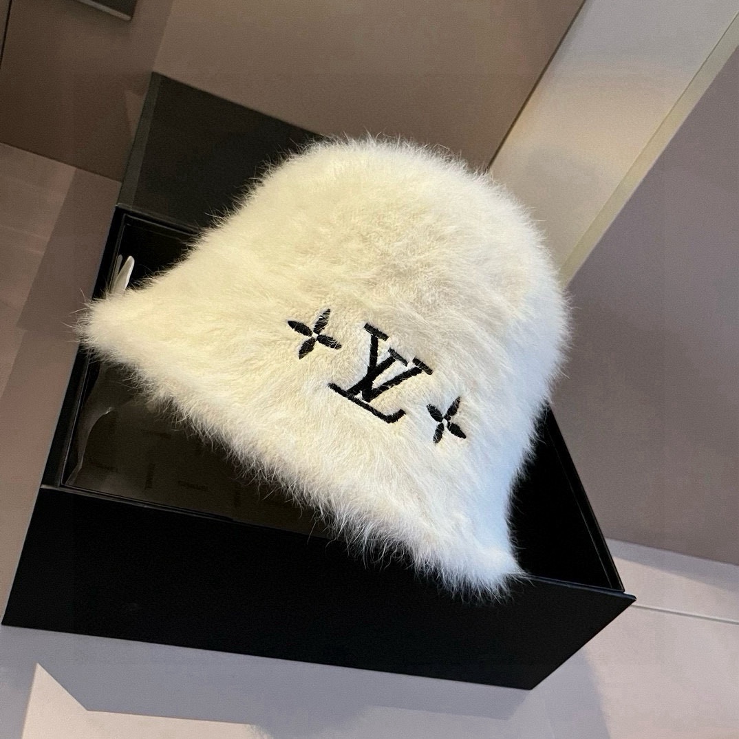 🆕

Lv路易威登秋冬新款渔夫帽，手抓帽，可折叠，黑 白两色，头围57cm