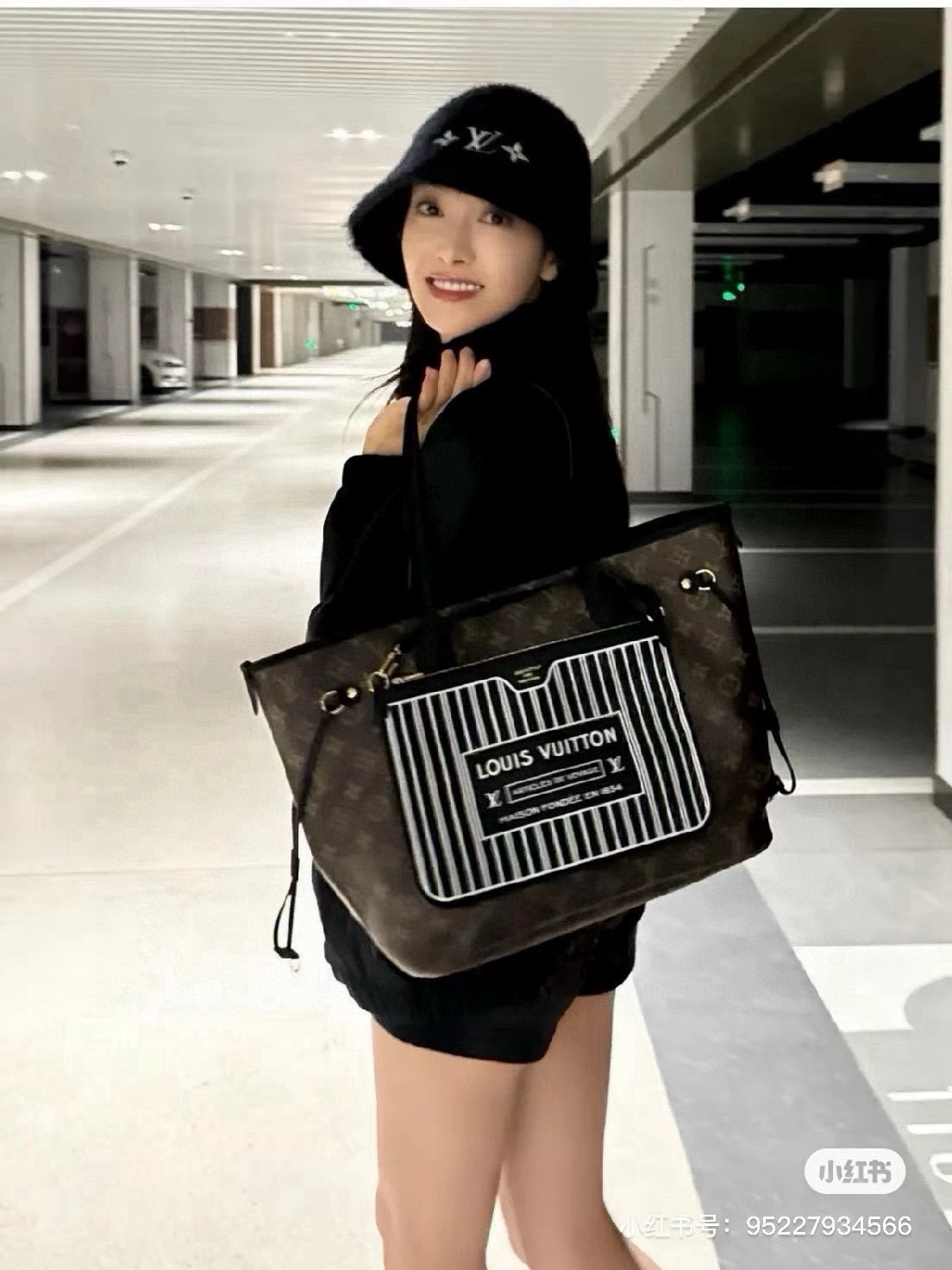 🆕

Lv路易威登秋冬新款渔夫帽，手抓帽，可折叠，黑 白两色，头围57cm