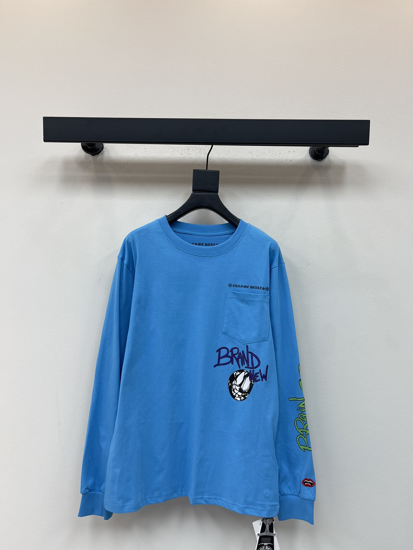 NO:487598,Chrome heart* Croxin Sanskrit printed long-sleeved T-shirt. The collar cuffs are high-weight threads, fixed-woven and dyed double-yarn pure cotton fabric, super conspicuous, beautiful and super atmospheric, the same style for men and women! The overall upper body shows fashion and personality, and it is even more popular for couples to wear them together!! The same style for men and women!  S-XL, chrome hearts, chrome hearts, tees, t-shirt, alexander wang19860909Chrome heart*克罗心梵文印花长袖T恤.领口袖口高克重螺纹,定织定染双纱纯棉面料,超级显眼超级好看超级大气,男女同款!整体上身特彰显时尚和个性,情侣一起穿更是炸街王牌推荐t恤!!男女同款！S-XL,,chrome hearts,chrome hearts,tees，t-shirt,alexander wang,Women's clothing