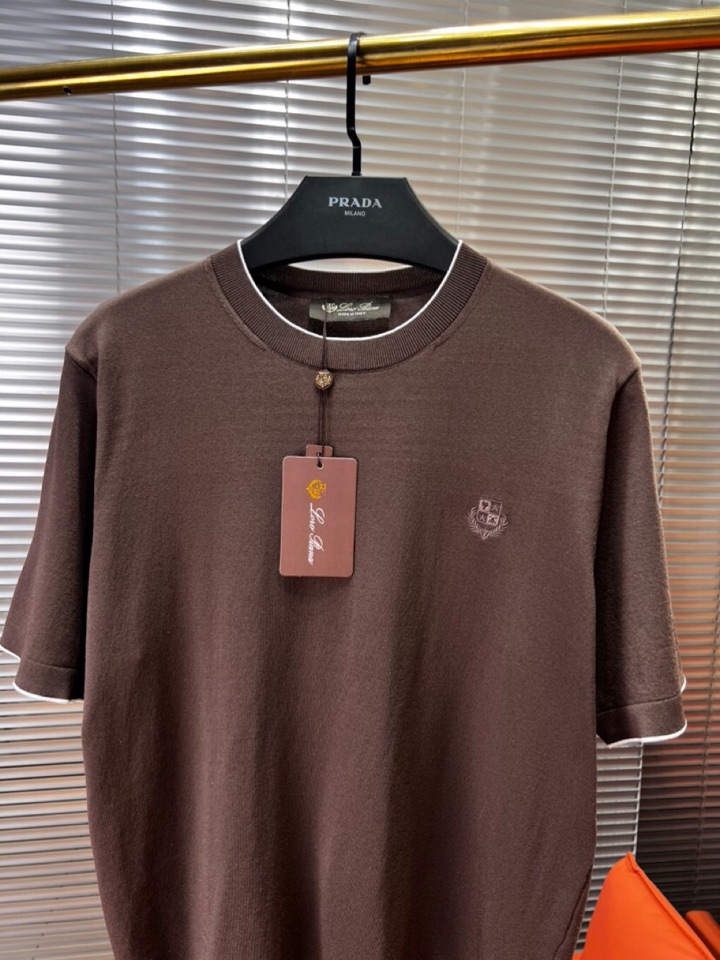 Loro Piana 诺悠翩雅lP🆕 意大利短袖圆领T恤针织衫！手感细腻穿着舒服，特定优质丝棉混纺纱线，
