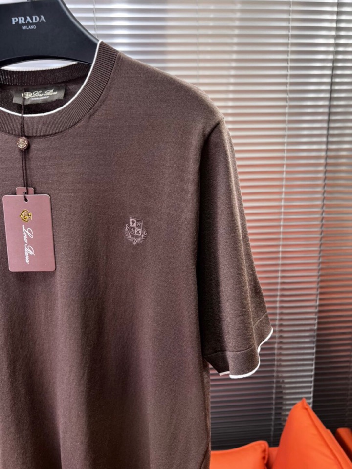 Loro Piana 诺悠翩雅lP🆕 意大利短袖圆领T恤针织衫！手感细腻穿着舒服，特定优质丝棉混纺纱线，