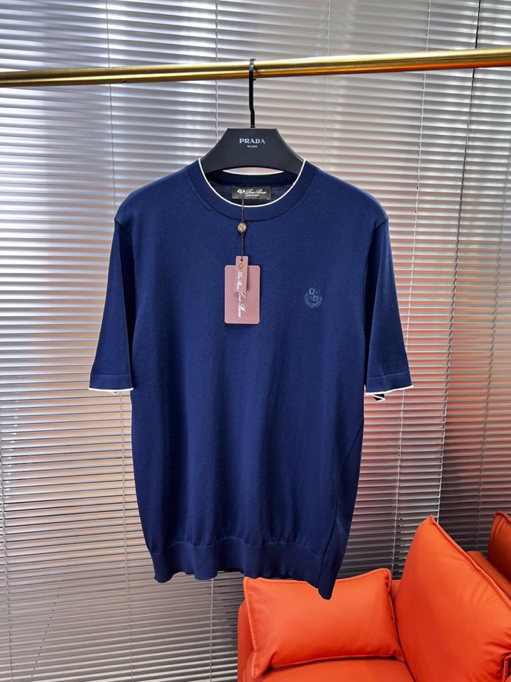 Loro Piana 诺悠翩雅lP🆕 意大利短袖圆领T恤针织衫！手感细腻穿着舒服，特定优质丝棉混纺纱线，