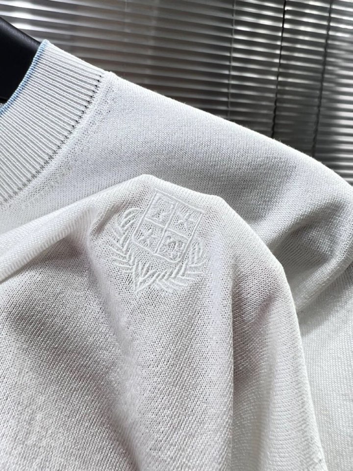 Loro Piana 诺悠翩雅lP🆕 意大利短袖圆领T恤针织衫！手感细腻穿着舒服，特定优质丝棉混纺纱线，