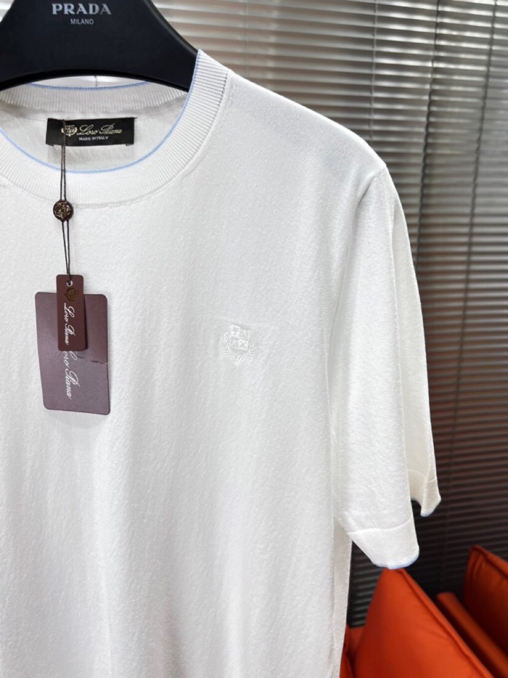 Loro Piana 诺悠翩雅lP🆕 意大利短袖圆领T恤针织衫！手感细腻穿着舒服，特定优质丝棉混纺纱线，
