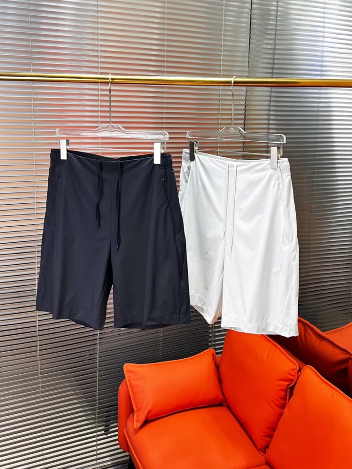 (Arcteryx）始祖鸟 夏日鸟家运动/休闲短裤。采用东丽冷感TRICOT面料技术，轻薄耐磨高透气防泼