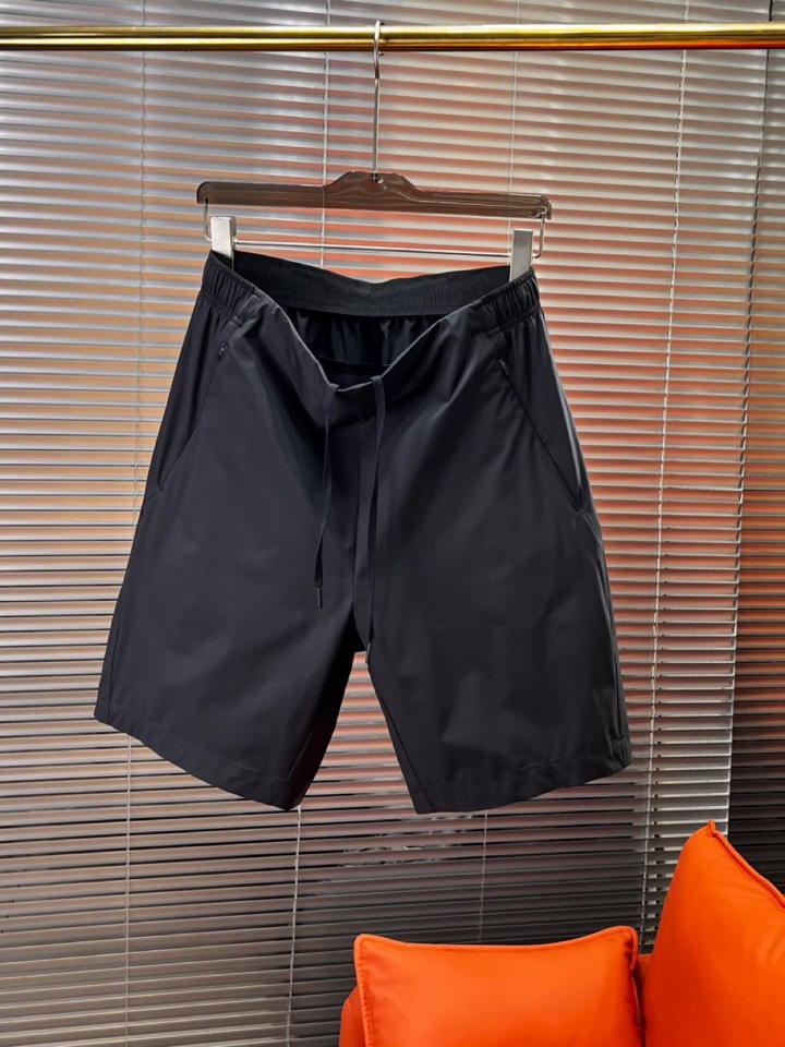 (Arcteryx）始祖鸟 夏日鸟家运动/休闲短裤。采用东丽冷感TRICOT面料技术，轻薄耐磨高透气防泼