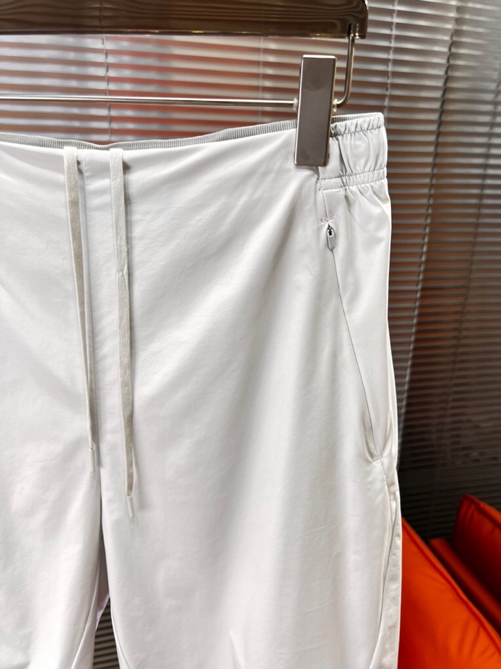 (Arcteryx）始祖鸟 夏日鸟家运动/休闲短裤。采用东丽冷感TRICOT面料技术，轻薄耐磨高透气防泼