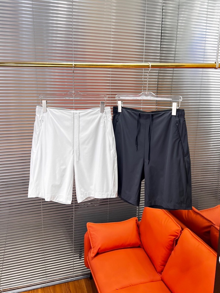 (Arcteryx）始祖鸟 夏日鸟家运动/休闲短裤。采用东丽冷感TRICOT面料技术，轻薄耐磨高透气防泼