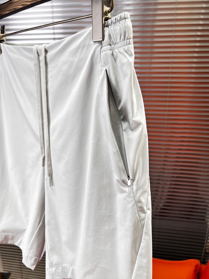 (Arcteryx）始祖鸟 夏日鸟家运动/休闲短裤。采用东丽冷感TRICOT面料技术，轻薄耐磨高透气防泼