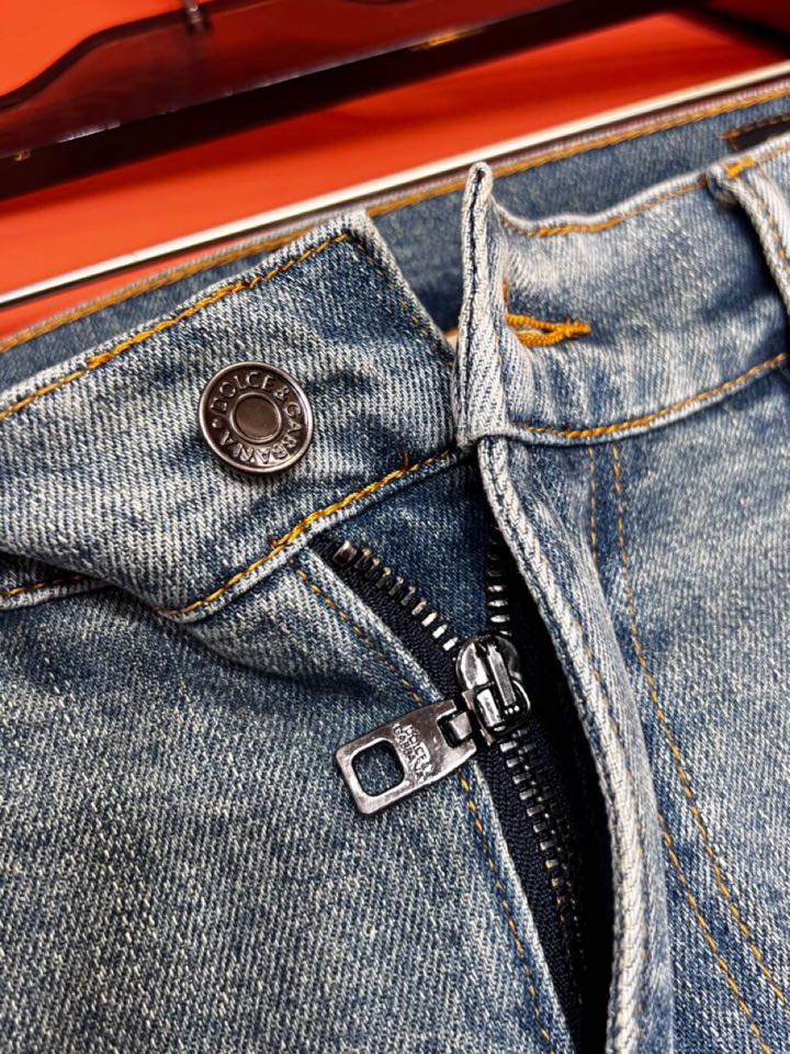 Dolce & Gabbana 杜嘉班纳 DG高级定制 ss春夏新款原单牛仔裤 修身直筒版型，柜台同步发