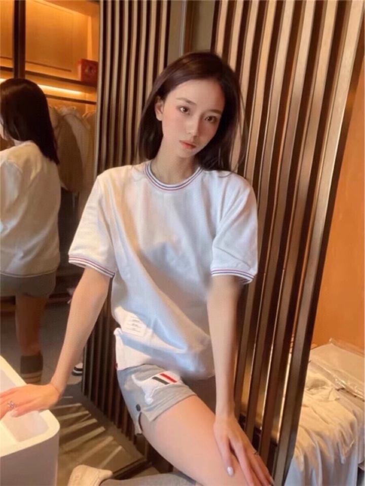 THOM BROWNE 汤姆布朗 TB领袖螺纹间色开衩纯棉短袖 新款圆领T恤，男女同款情侣款\n码数：1