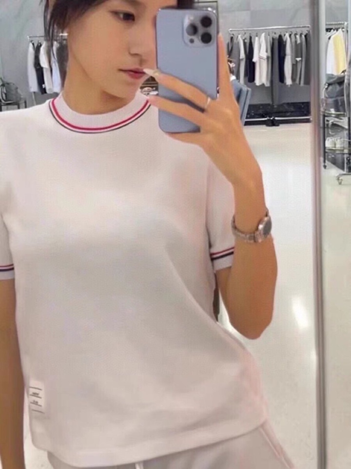 THOM BROWNE 汤姆布朗 TB领袖螺纹间色开衩纯棉短袖 新款圆领T恤，男女同款情侣款\n码数：1