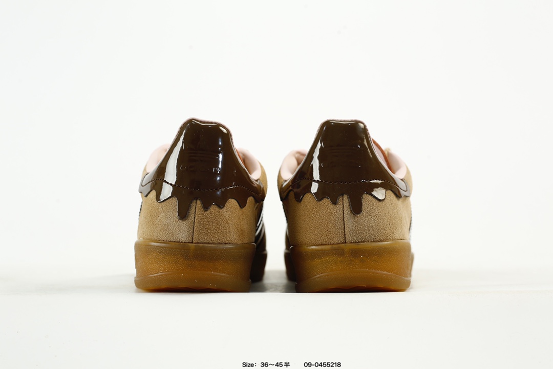 💰90
公司级✅adidas Originals Gazelle Indoor 三叶草休闲防滑耐磨低帮板鞋
鞋头出色设计 塑就出众贴合感
稳固的后跟贴合足部曲线设计
软弹舒适 不易磨脚
橡胶鞋底配合防滑纹路设计 平稳抓地
官方货号:JI3523
尺码:35.5 36 36.5 37 38 38.5 39.5 40 49.5 41 42 42.5 43 44 45
编码:09-0455218