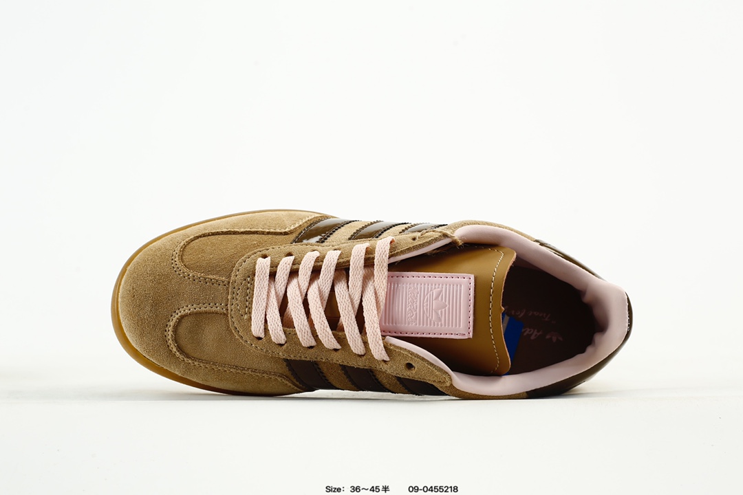 💰90
公司级✅adidas Originals Gazelle Indoor 三叶草休闲防滑耐磨低帮板鞋
鞋头出色设计 塑就出众贴合感
稳固的后跟贴合足部曲线设计
软弹舒适 不易磨脚
橡胶鞋底配合防滑纹路设计 平稳抓地
官方货号:JI3523
尺码:35.5 36 36.5 37 38 38.5 39.5 40 49.5 41 42 42.5 43 44 45
编码:09-0455218