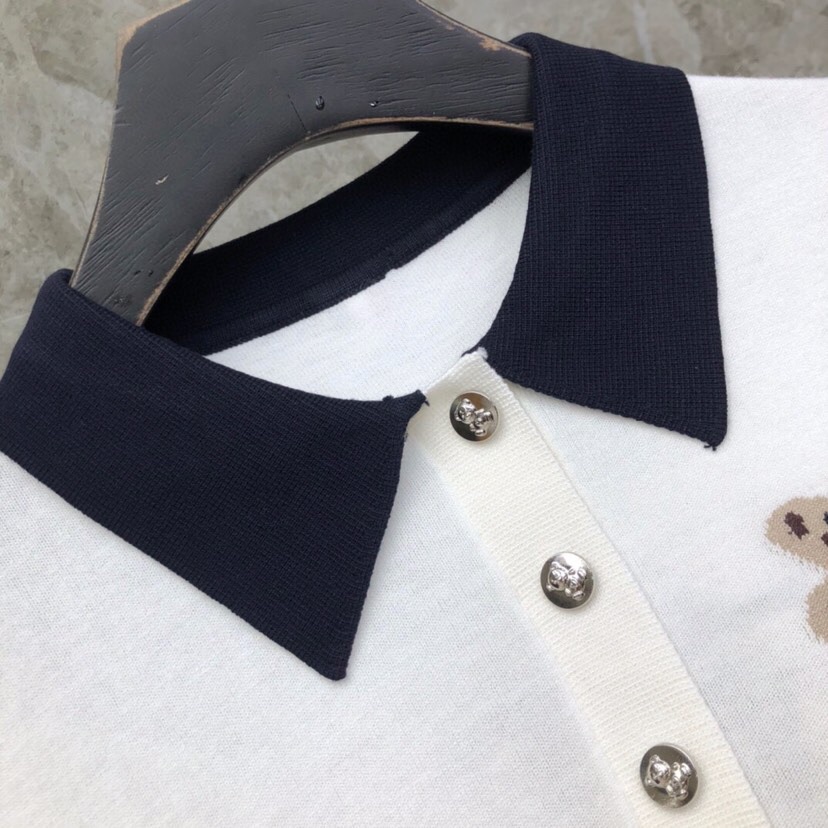 THOM BROWNE 汤姆布朗 TB🌺小熊针织女款针织短袖翻领T恤 \n码数：0-2 颜色：白、藏青\