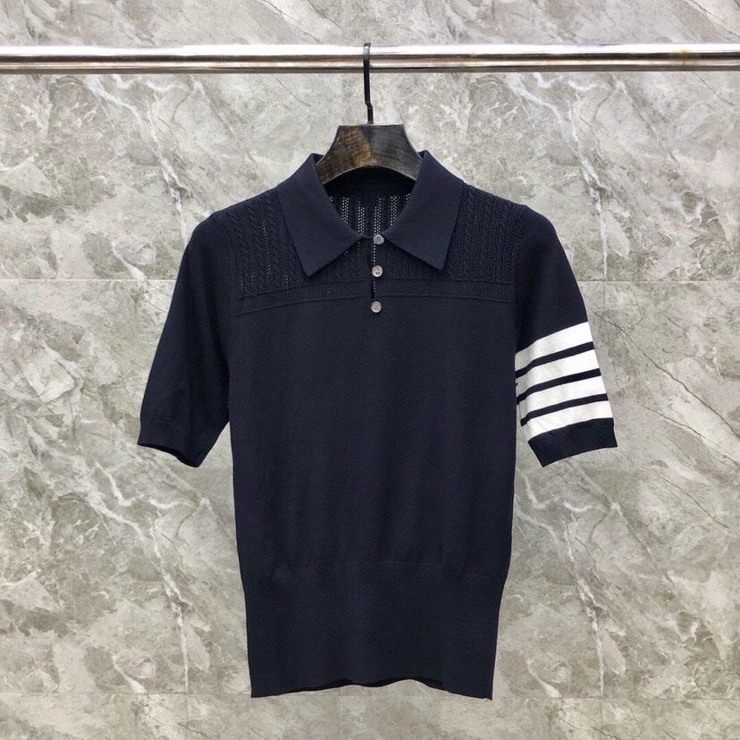 THOM BROWNE 汤姆布朗 TB🌺翻领提花小狗短袖针织翻领T恤 \n码数：0-2 颜色：白、灰、藏