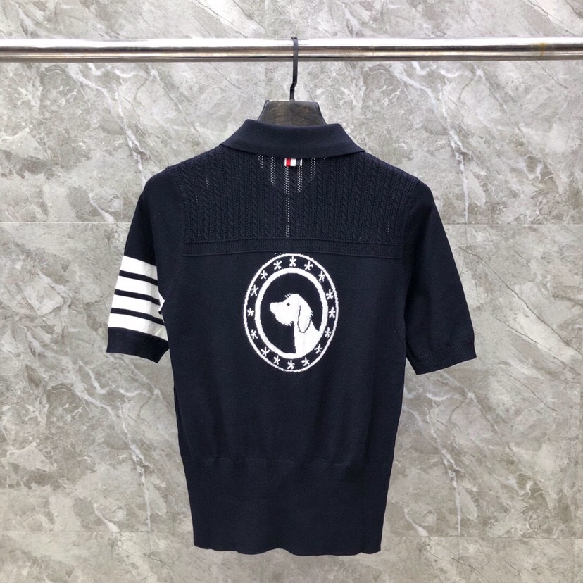 THOM BROWNE 汤姆布朗 TB🌺翻领提花小狗短袖针织翻领T恤 \n码数：0-2 颜色：白、灰、藏