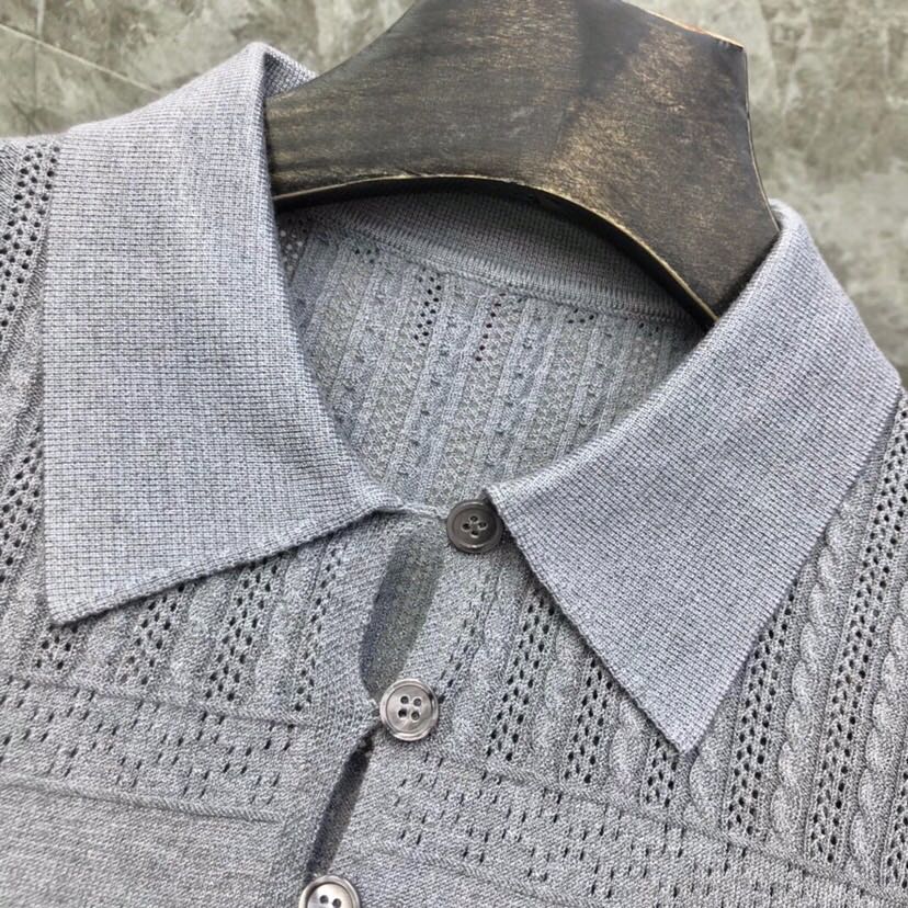 THOM BROWNE 汤姆布朗 TB🌺翻领提花小狗短袖针织翻领T恤 \n码数：0-2 颜色：白、灰、藏