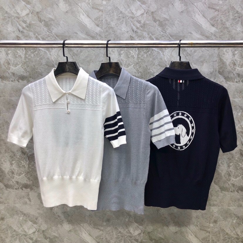 THOM BROWNE 汤姆布朗 TB🌺翻领提花小狗短袖针织翻领T恤 \n码数：0-2 颜色：白、灰、藏