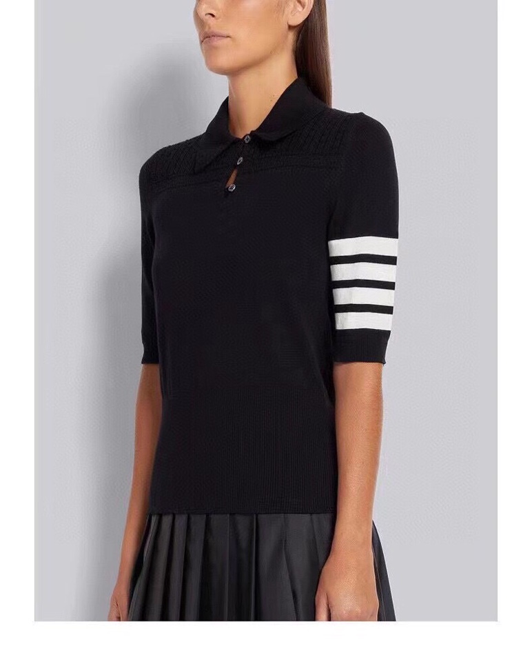 官网图 上身图\nTHOM BROWNE 汤姆布朗 TB🌺翻领提花小狗短袖针织翻领T恤 \n码数：0-2