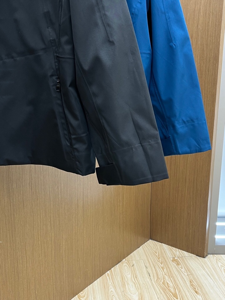 Louis Vuitton 路易威登LV 驴牌 2025ss新品 无里压胶设计防风防水工艺专业户外休闲夹