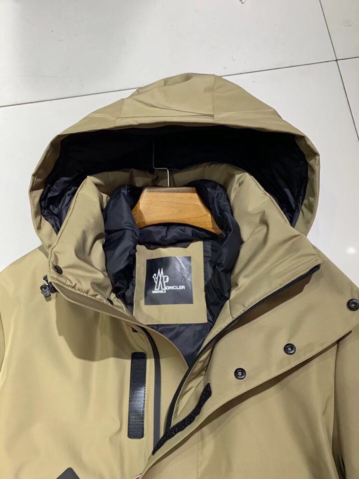 Moncler 蒙口秋冬爆款羽绒服🏈90白鸭绒顶级轻奢羽绒服！经典工艺羽绒服舒适顶级品质羽绒服！💋尺码：