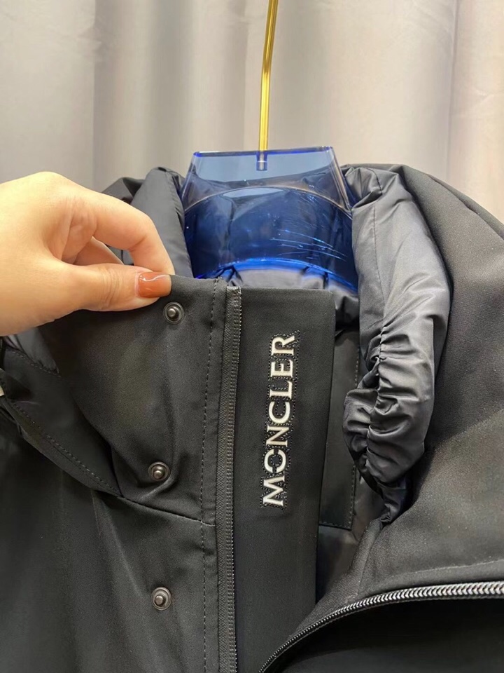 Moncler 蒙口秋冬爆款羽绒服🏈90白鸭绒顶级轻奢羽绒服！经典工艺羽绒服舒适顶级品质羽绒服！💋尺码：
