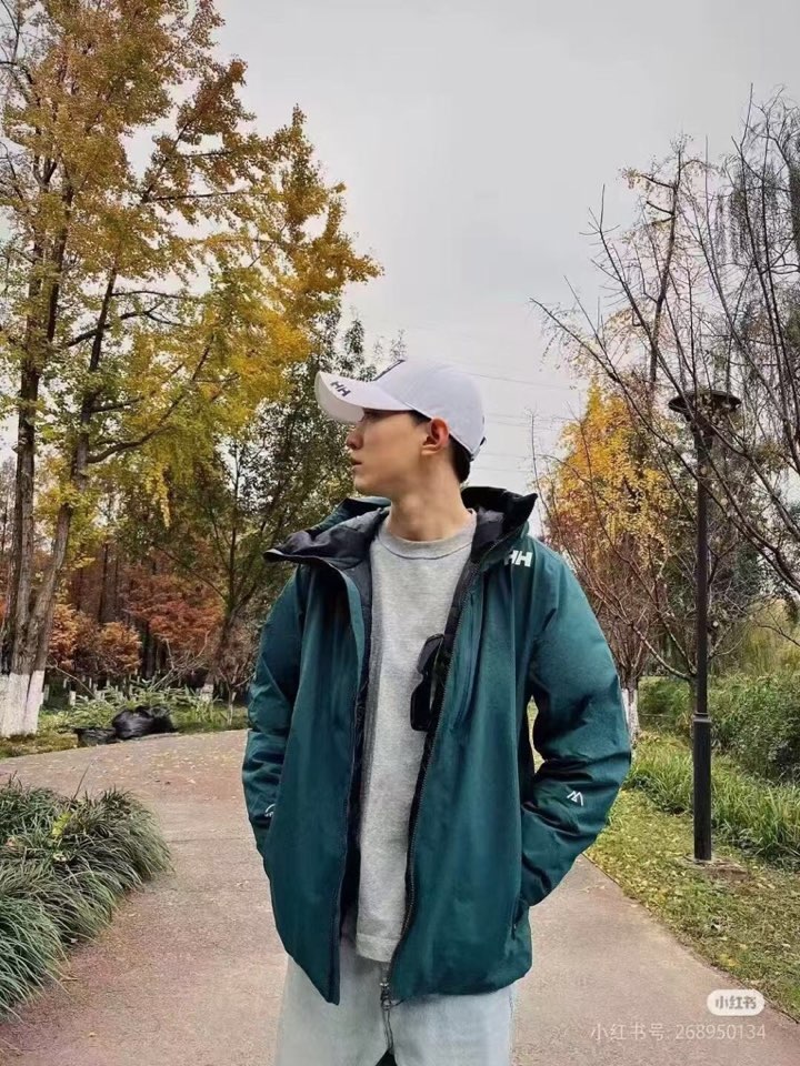 hellyhansen海丽汉森 HH 户外登山防寒防风连帽羽绒服\n搭载专业防泼水面料得北欧品牌 设计线