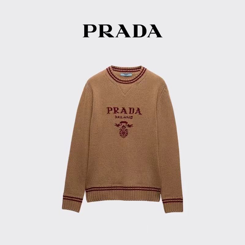 Prada 普拉达男女同款情侣款徽标图案提花羊毛混纺圆领毛衣羊毛衫，50%羊毛，正常版型，粗针厚版，齐！