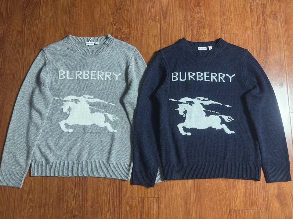 Burberry 巴宝莉战马提花粗针圆领毛衣羊毛衫，男女同款情侣款，羊毛含量80%，手感柔软，质地细腻，
